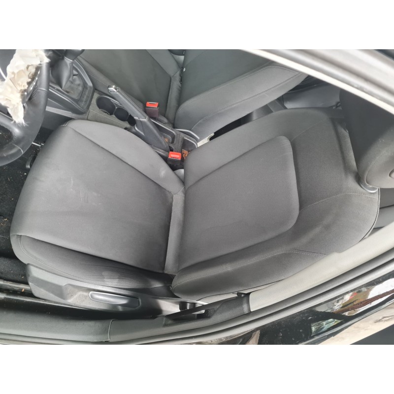 ASIENTO DELANTERO IZQUIERDO 