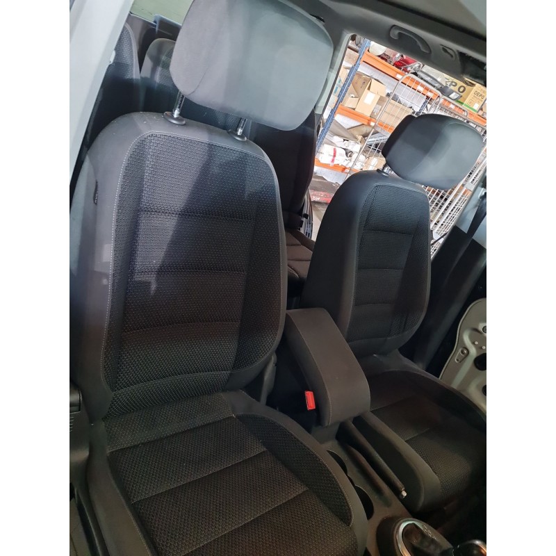 ASIENTO DELANTERO DERECHO 