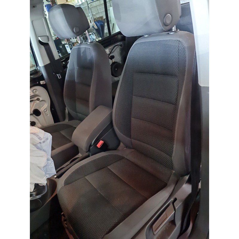 ASIENTO DELANTERO IZQUIERDO 