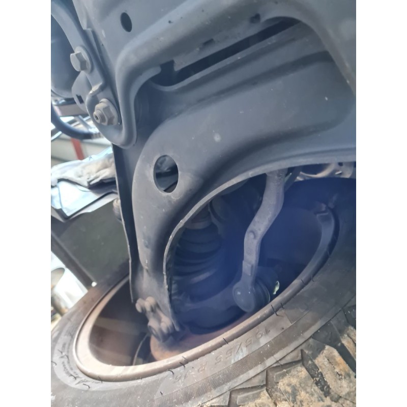 BRAZO SUSPENSION INFERIOR DELANTERO DERECHO 